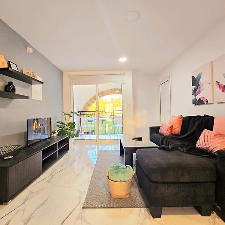 1Bd Beach Apartment Пафос Екстер'єр фото