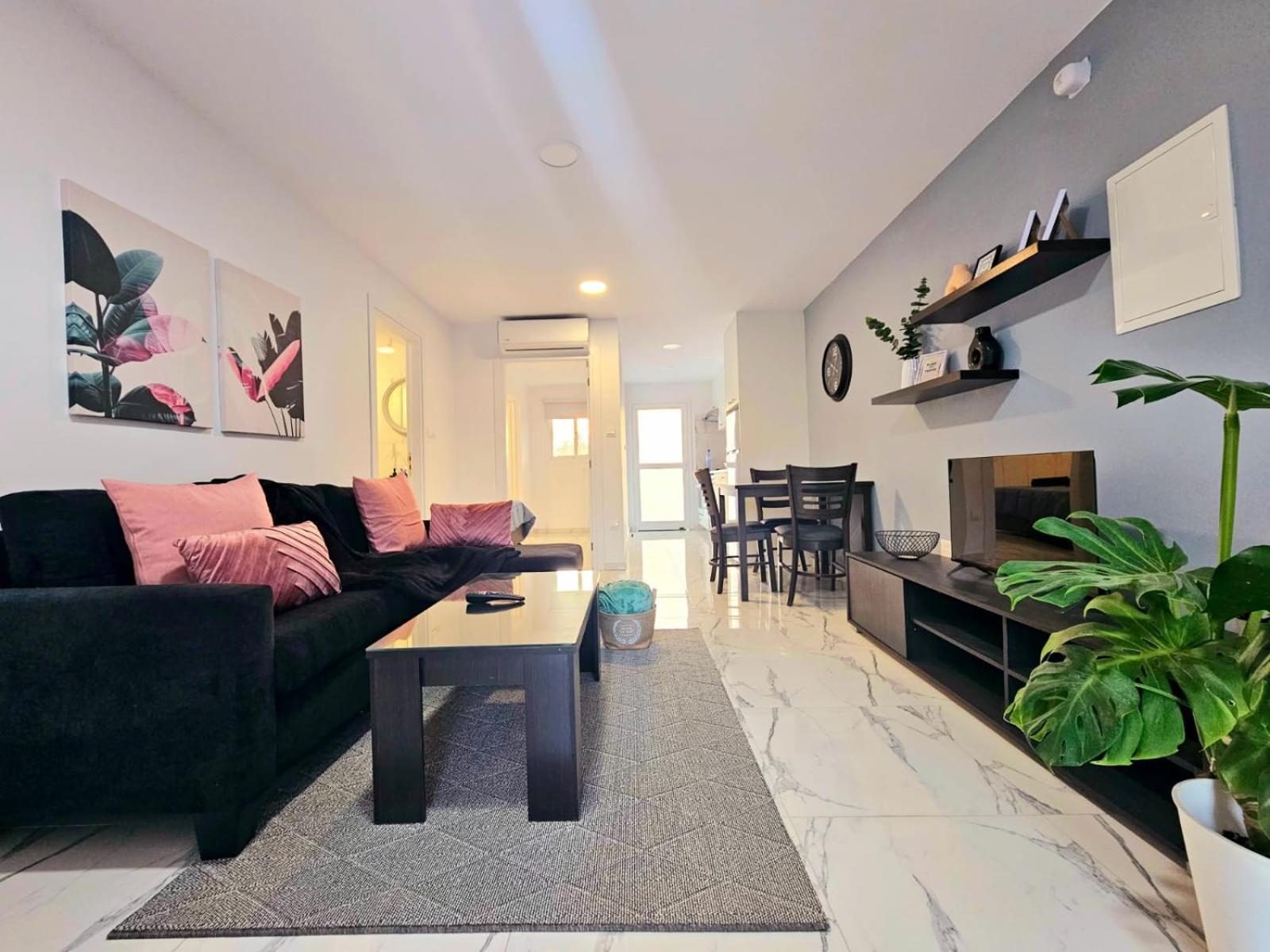1Bd Beach Apartment Пафос Екстер'єр фото