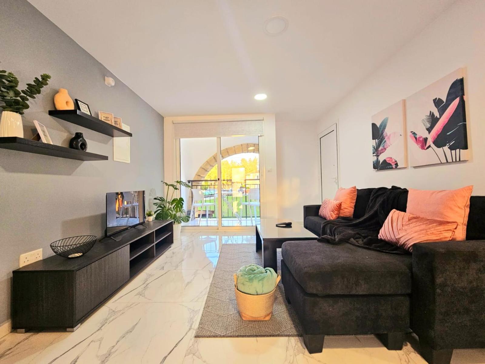1Bd Beach Apartment Пафос Екстер'єр фото