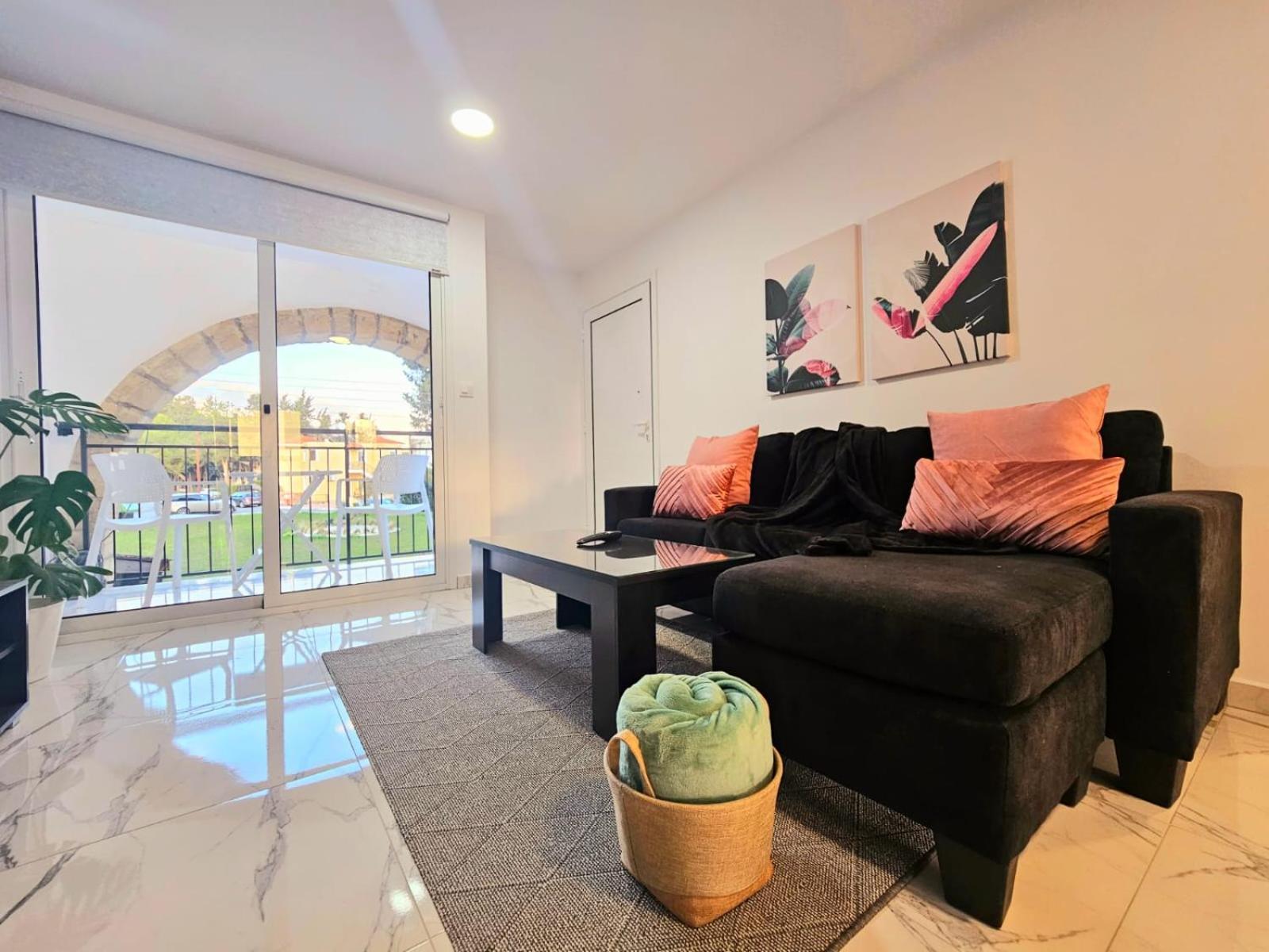 1Bd Beach Apartment Пафос Екстер'єр фото